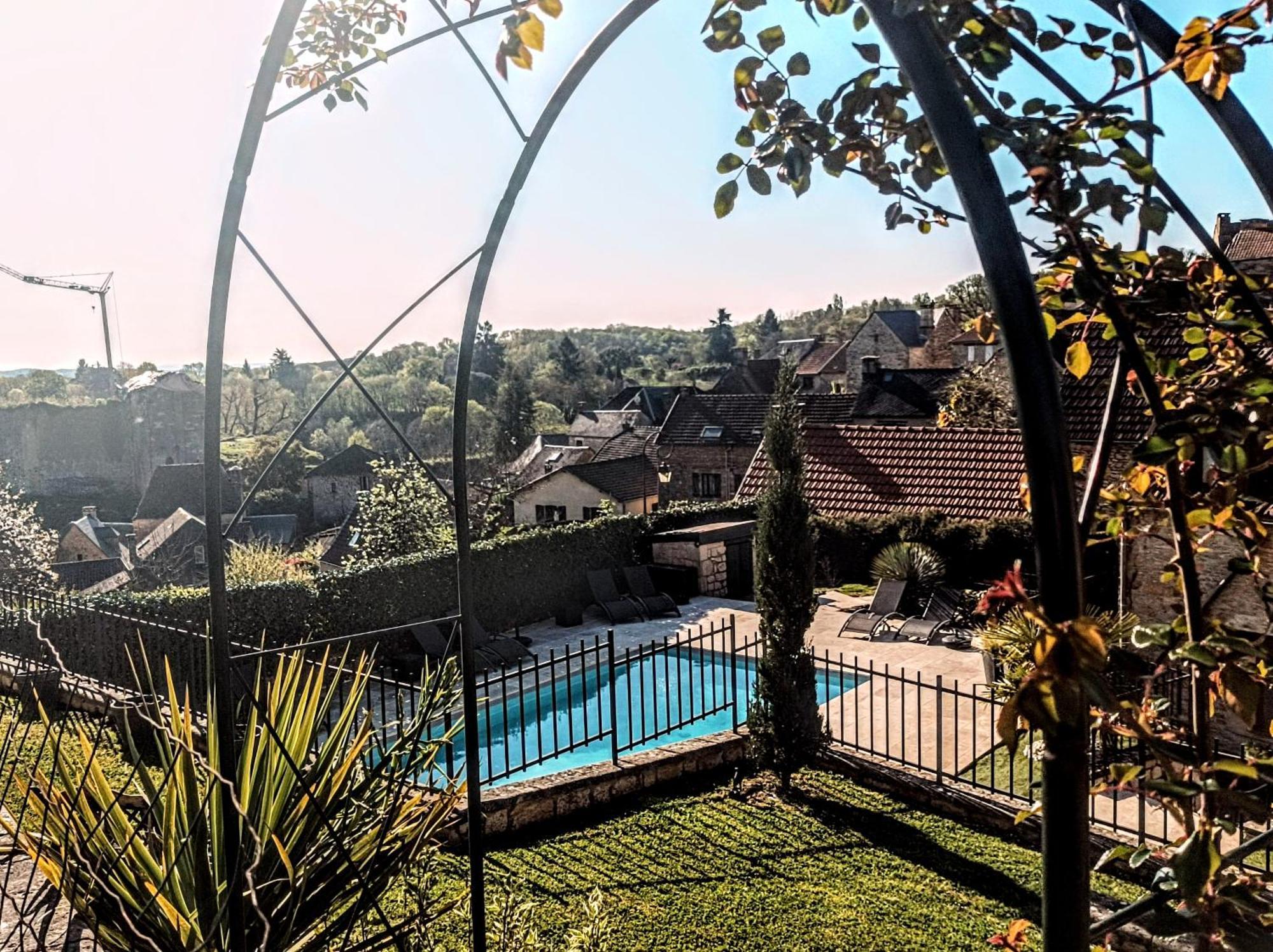 Le Clos De La Musardise - Gites De Charme Avec Piscine Chauffee Salignac Eyvigues Экстерьер фото